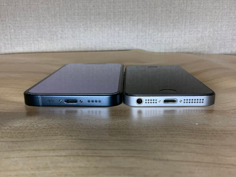 iohone13 miniとiPhone5Sの厚さ比較